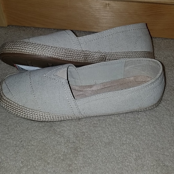 Nwt Mia Amore Memory Foam Flats 85 